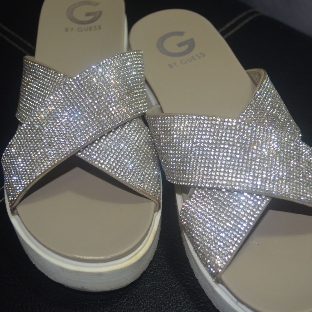 Guess - Picture 4 of 5
